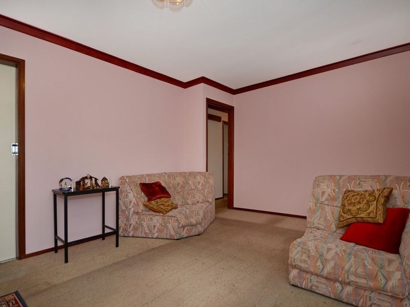 21 Montrose Avenue, Girrawheen WA 6064