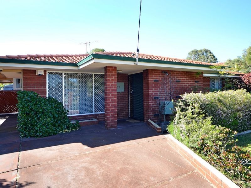 21 Montrose Avenue, Girrawheen WA 6064