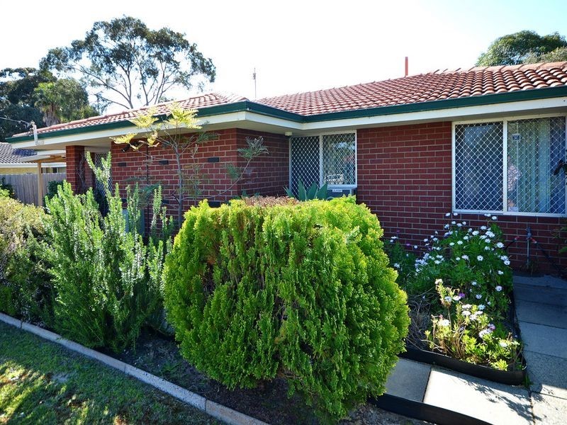 21 Montrose Avenue, Girrawheen WA 6064