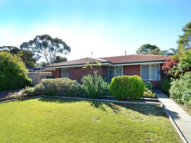 21 Montrose Avenue, Girrawheen WA 6064