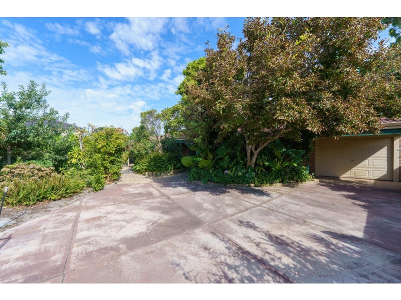 62 Corrington Circle, Nollamara WA 6061