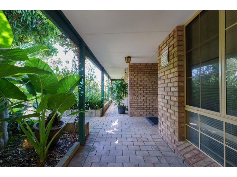 62 Corrington Circle, Nollamara WA 6061
