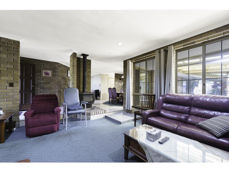 62 Corrington Circle, Nollamara WA 6061
