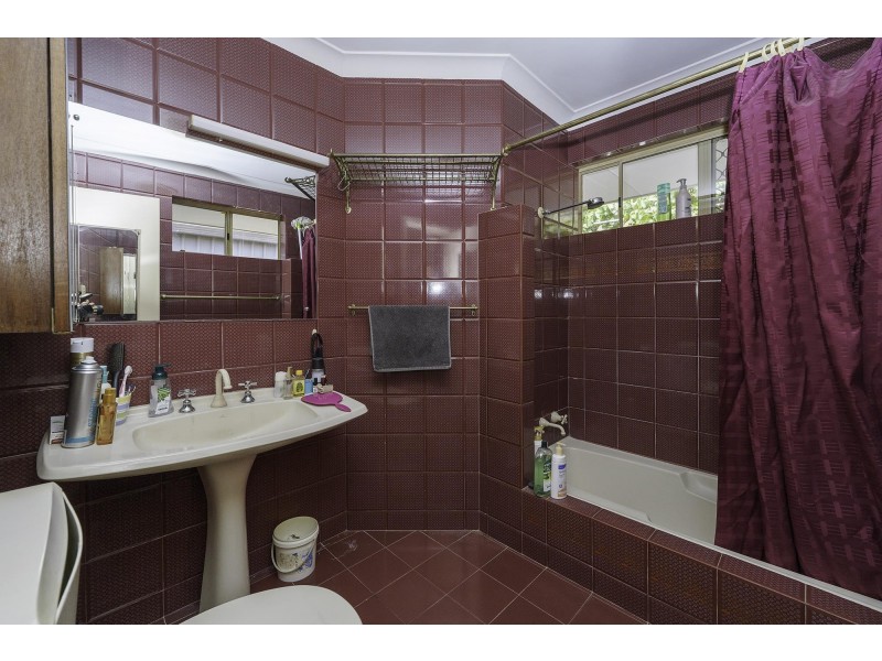 62 Corrington Circle, Nollamara WA 6061