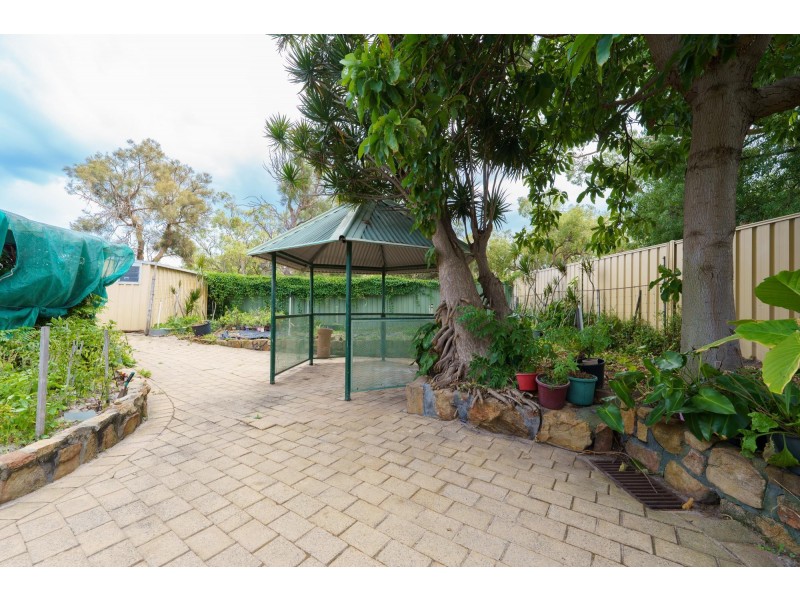 62 Corrington Circle, Nollamara WA 6061