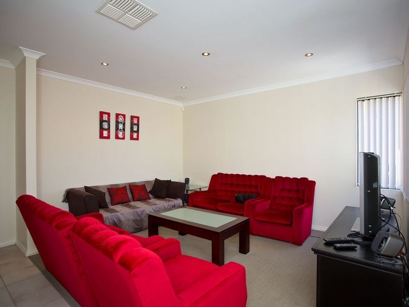 6C Melba Place, Westminster WA 6061