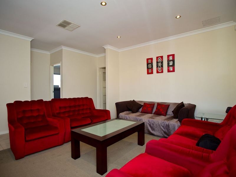 6C Melba Place, Westminster WA 6061