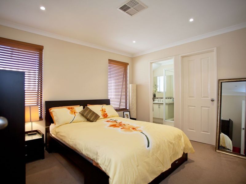 26A Medhurst Crescent, Nollamara WA 6061