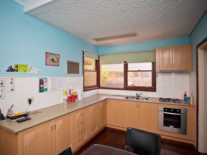 112 Ravenswood Drive, Nollamara WA 6061