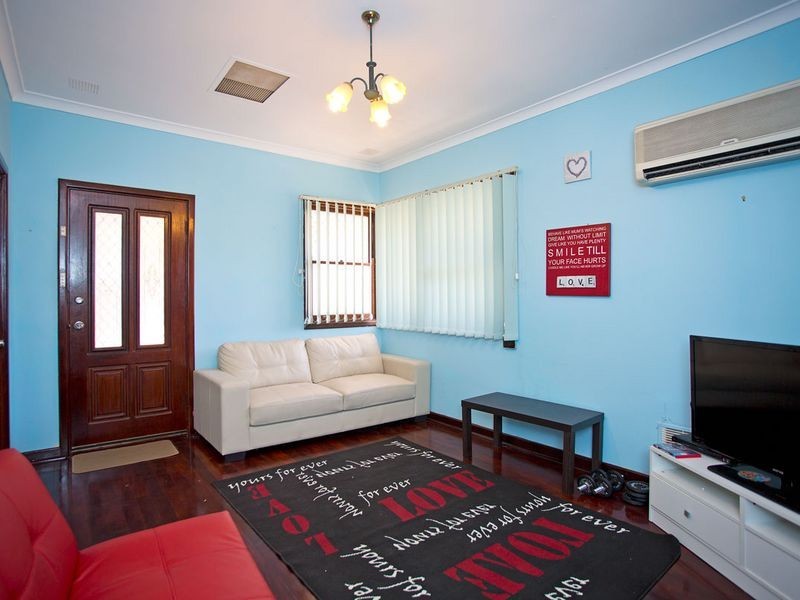 112 Ravenswood Drive, Nollamara WA 6061