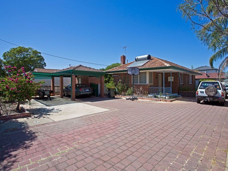 112 Ravenswood Drive, Nollamara WA 6061