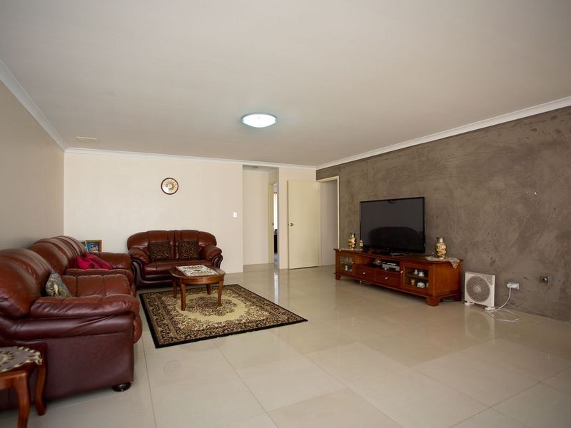 30 Firenze Loop, Landsdale WA 6065