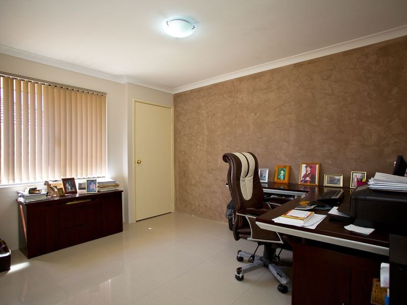 30 Firenze Loop, Landsdale WA 6065