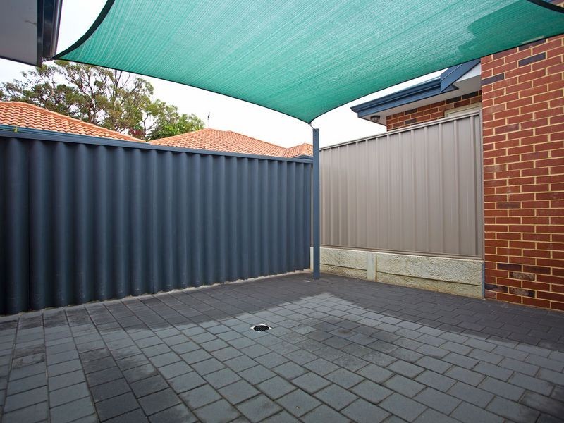 17c Loughton Way, Balga WA 6061