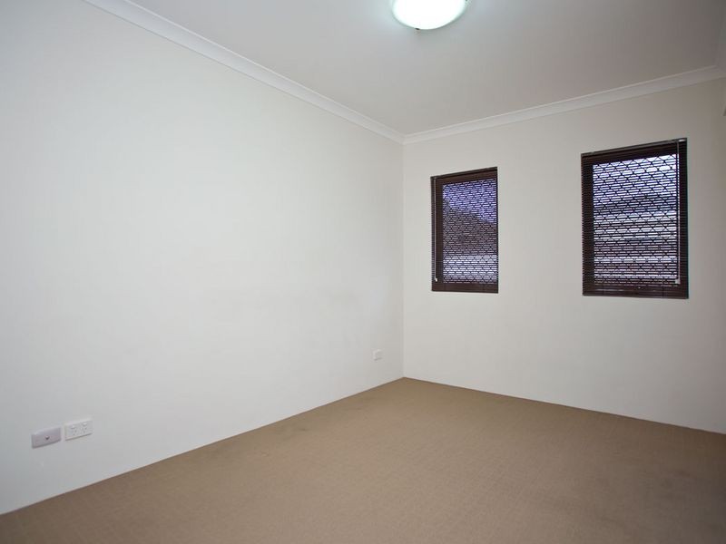 17c Loughton Way, Balga WA 6061
