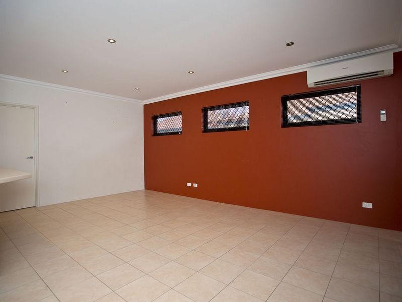 17c Loughton Way, Balga WA 6061
