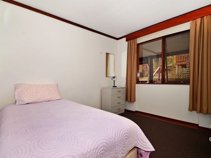 23 Hawter Road, Glen Forrest WA 6071