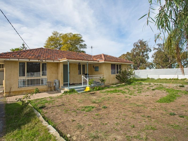 33 Curtis Way, Girrawheen WA 6064