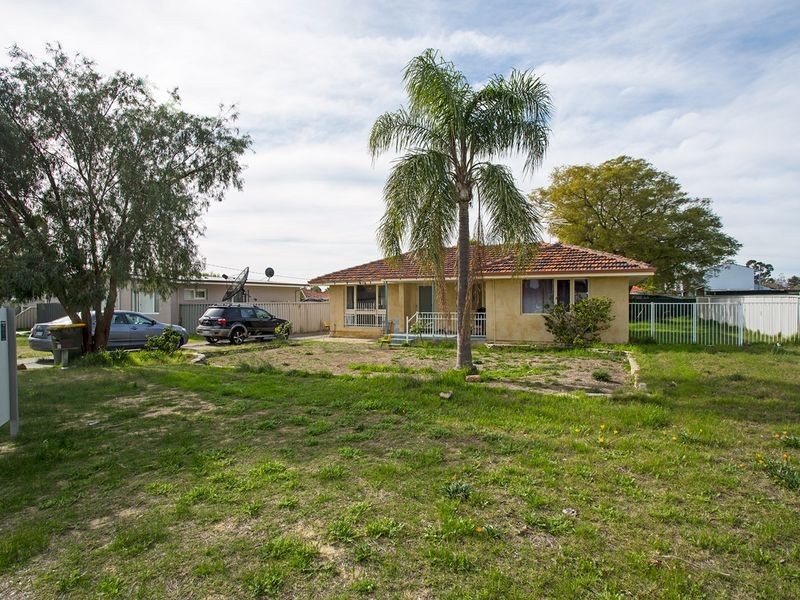 33 Curtis Way, Girrawheen WA 6064