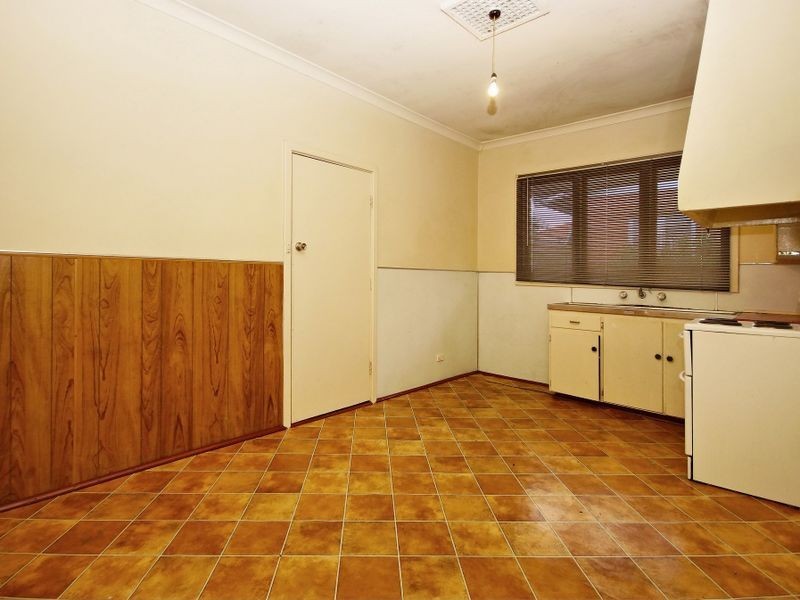 32 Finchley Crescent, Balga WA 6061