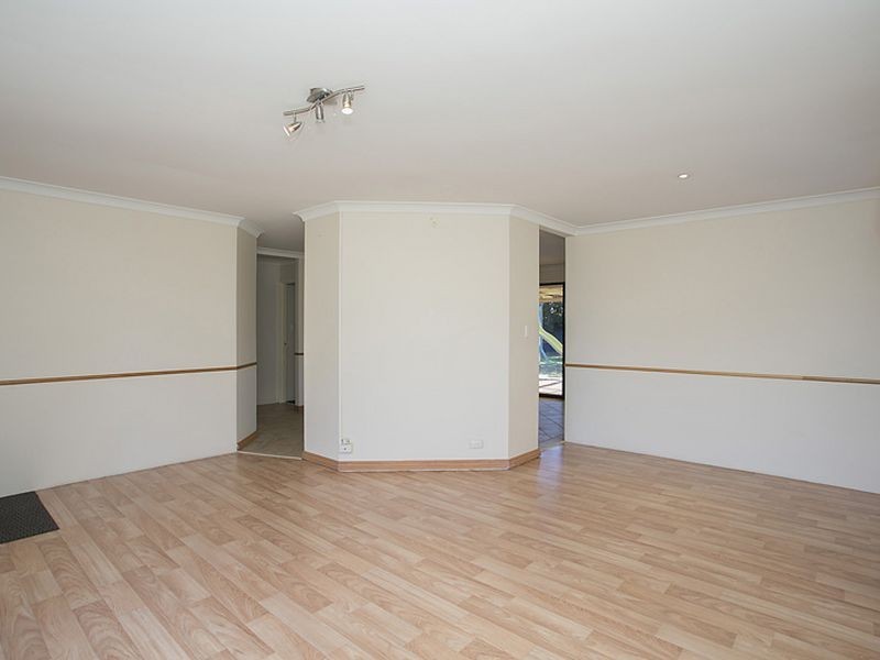 11 Dockrell Rise, Marangaroo WA 6064