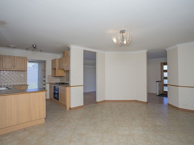 11 Dockrell Rise, Marangaroo WA 6064