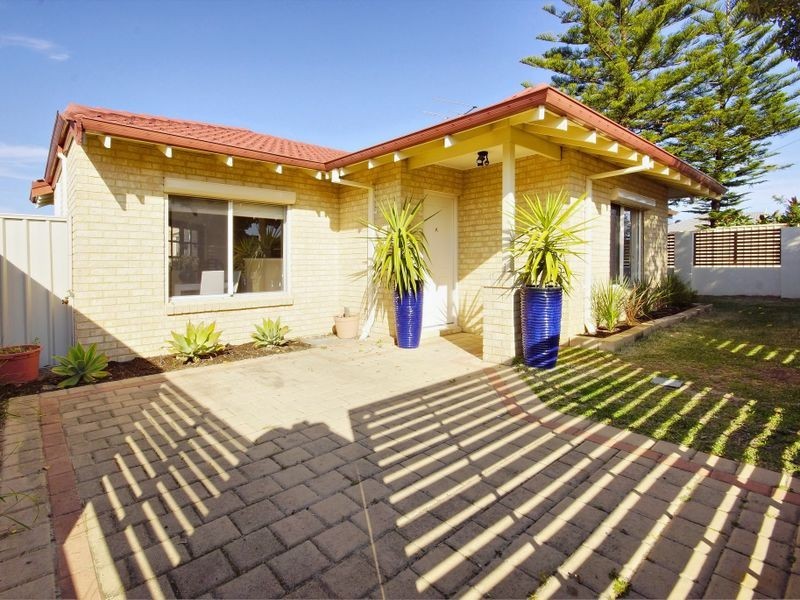 64a Winchelsea Road, Nollamara WA 6061