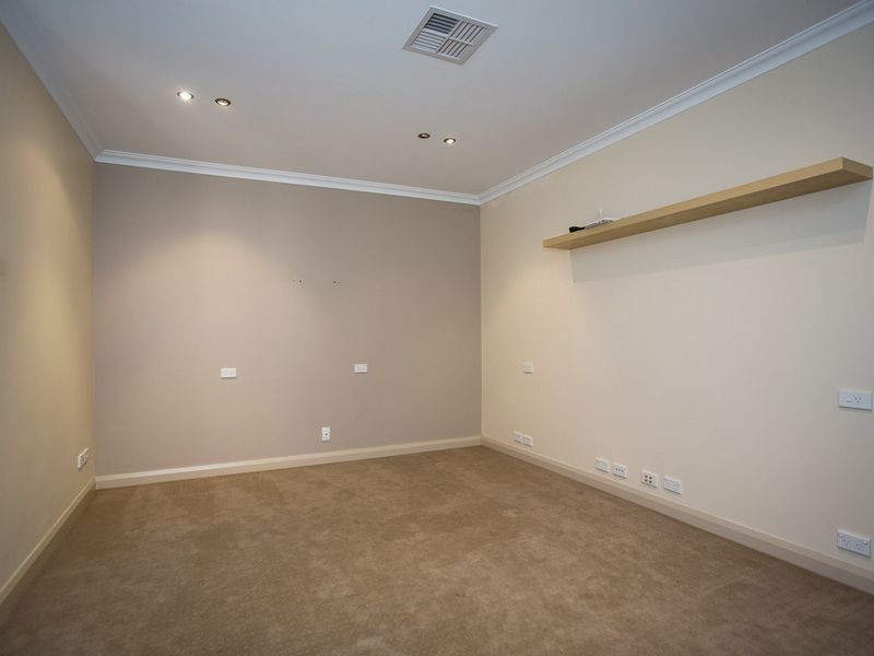 12 Susan Road, Madeley WA 6065