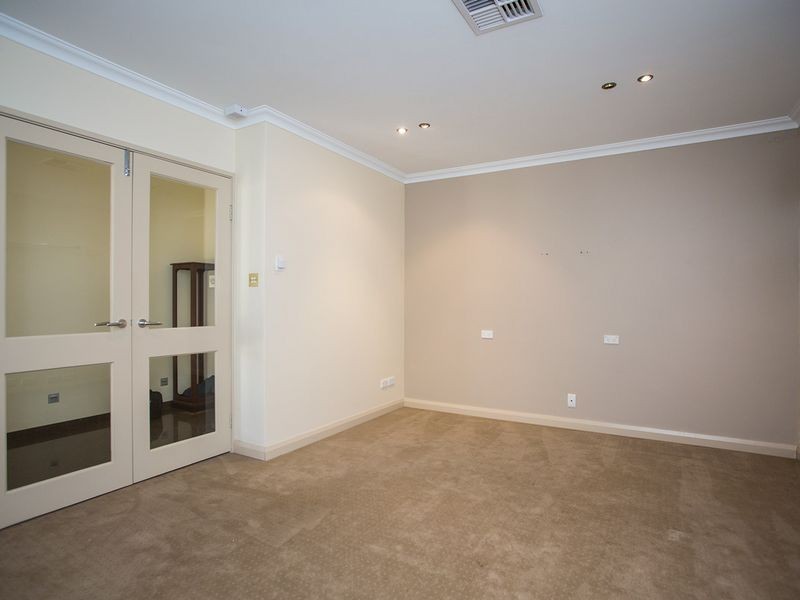 12 Susan Road, Madeley WA 6065