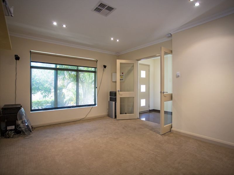 12 Susan Road, Madeley WA 6065