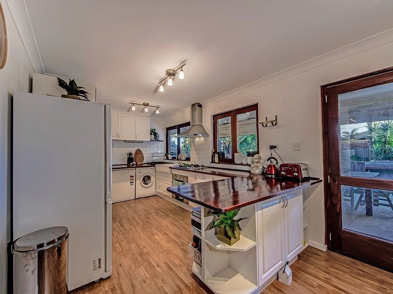 8 Tranmere Place, Craigie WA 6025