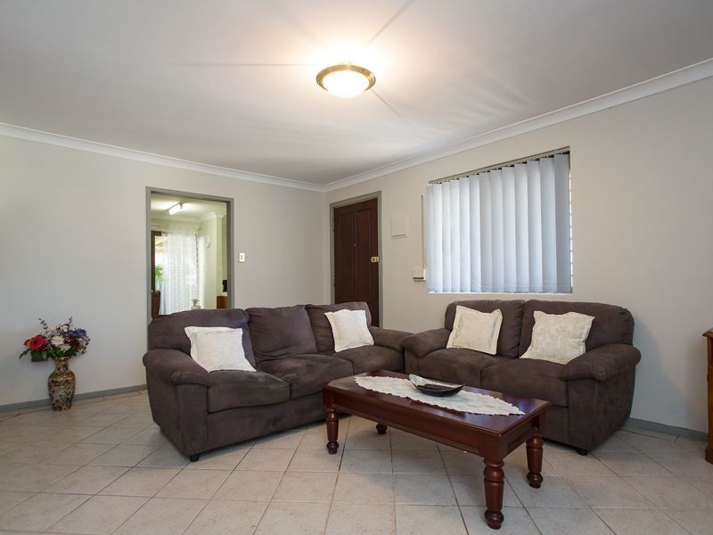 60 Girrawheen Avenue, Girrawheen WA 6064