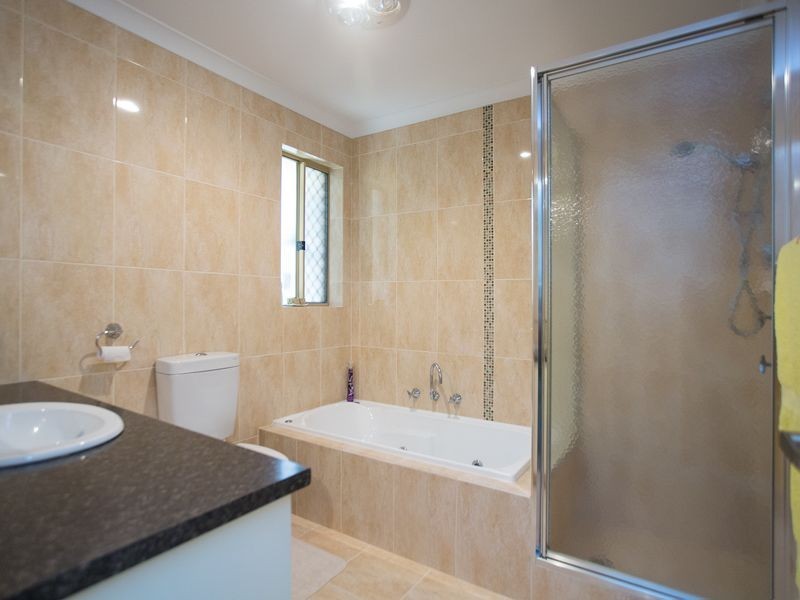 22 Oakleaf Circle, Mirrabooka WA 6061