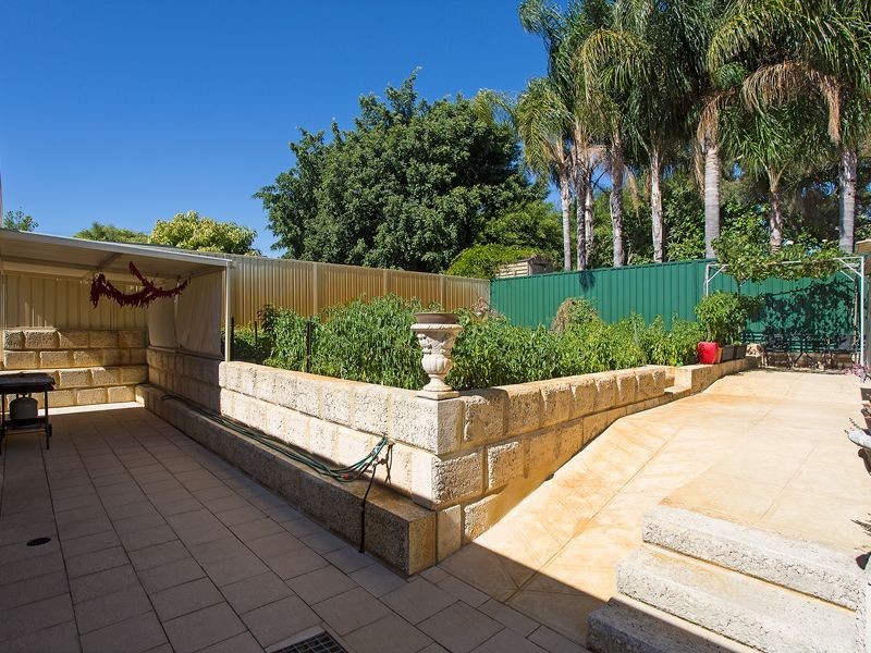 22 Oakleaf Circle, Mirrabooka WA 6061