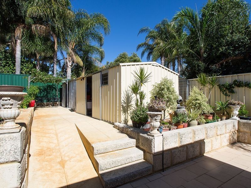 22 Oakleaf Circle, Mirrabooka WA 6061