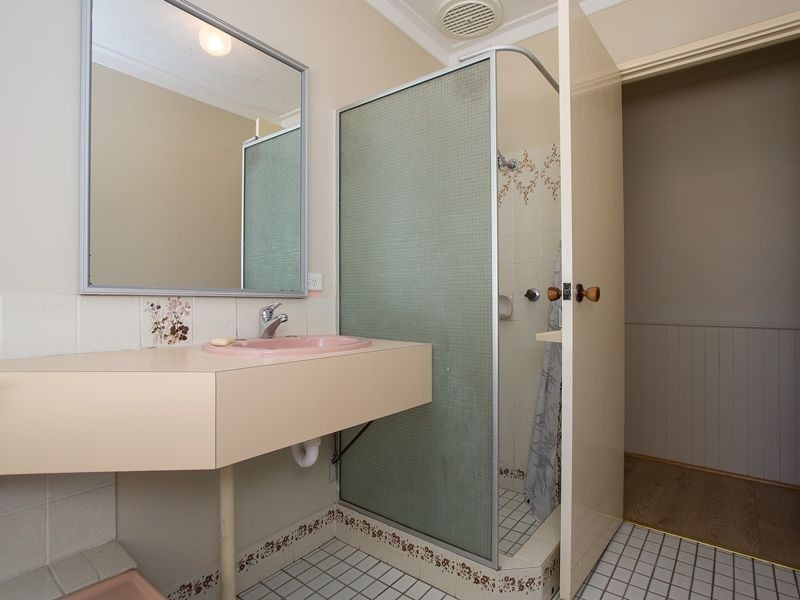 55 Redcliffe Avenue, Balga WA 6061