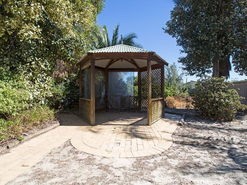 55 Redcliffe Avenue, Balga WA 6061