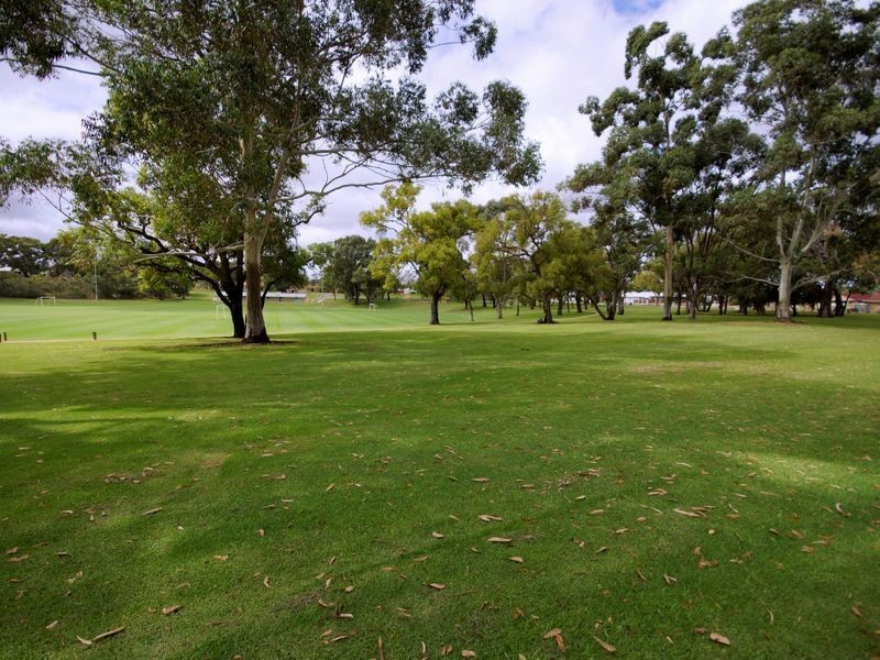 2/1 Camberwell Road, Balga WA 6061