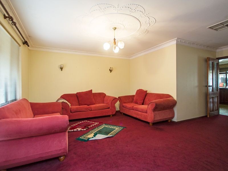 24B Spring Road, Thornlie WA 6108