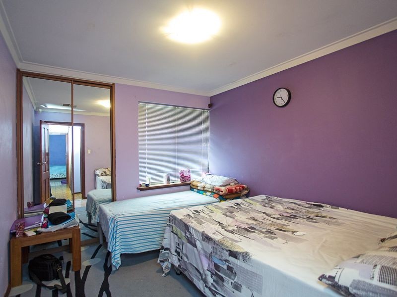 24B Spring Road, Thornlie WA 6108