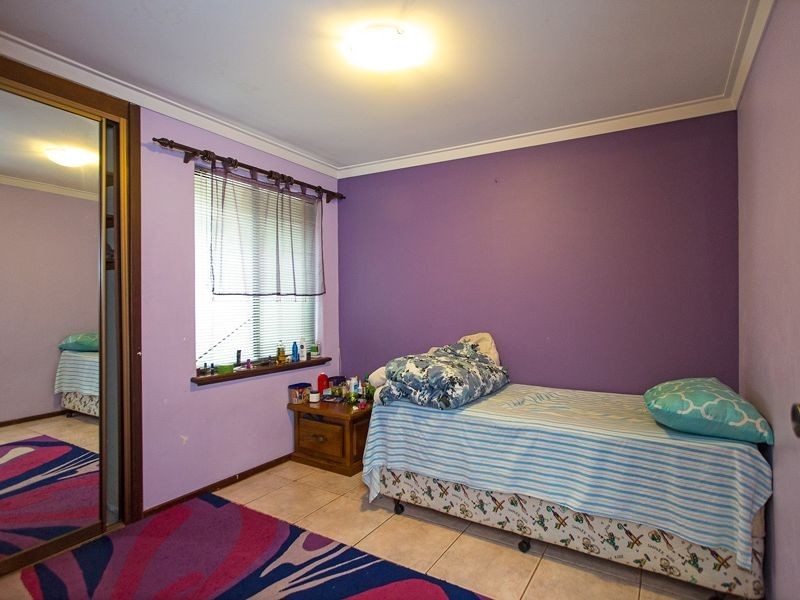 24B Spring Road, Thornlie WA 6108