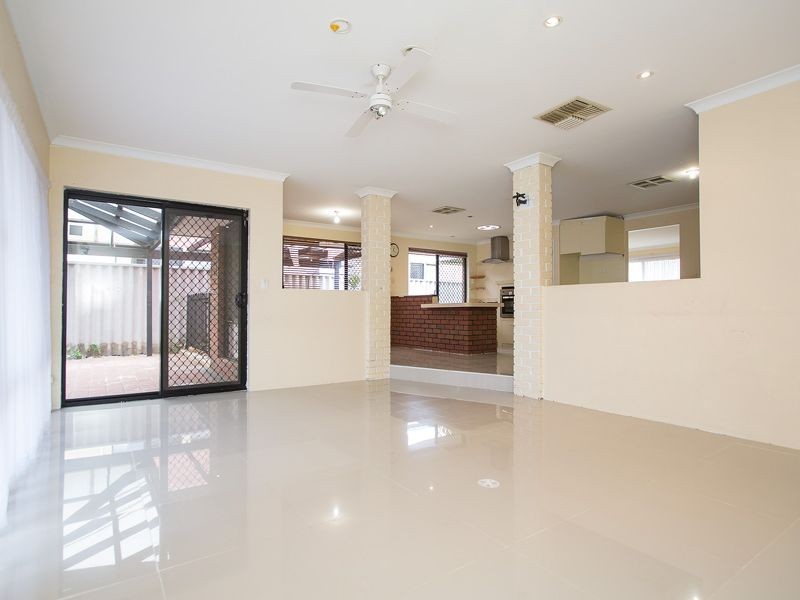 3 Tarakan Heights, Marangaroo WA 6064