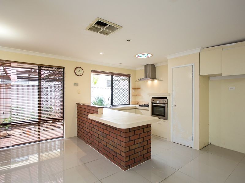3 Tarakan Heights, Marangaroo WA 6064