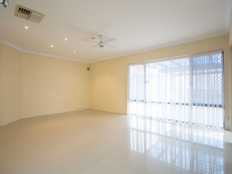 3 Tarakan Heights, Marangaroo WA 6064