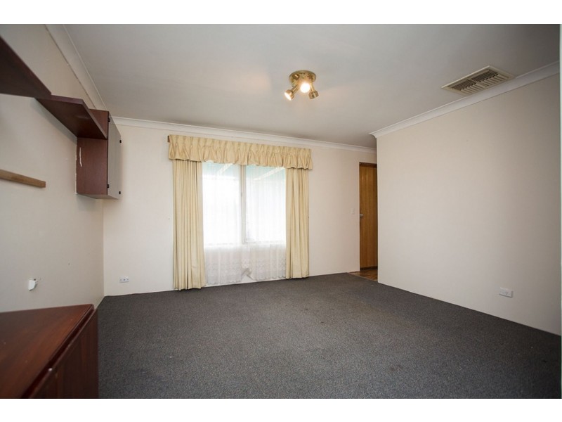 4 Vallack Grove, Mirrabooka WA 6061