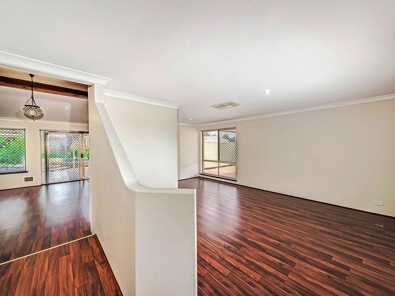 8 Rhine Crescent, Beechboro WA 6063