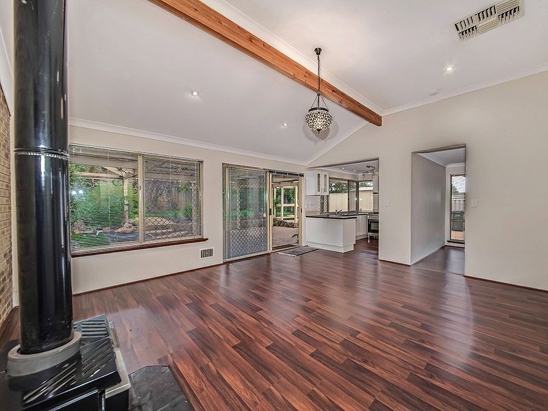 8 Rhine Crescent, Beechboro WA 6063