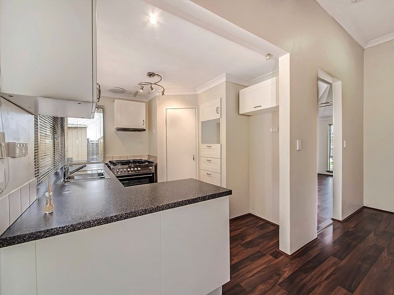 8 Rhine Crescent, Beechboro WA 6063