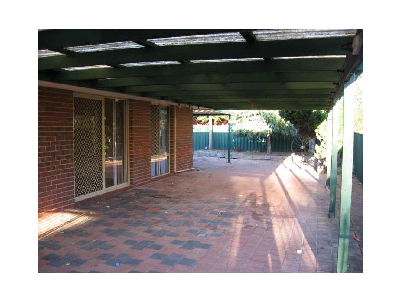 18 Yeates Lane, Stratton WA 6056