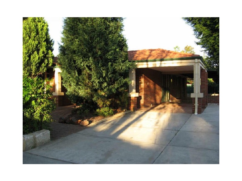 18 Yeates Lane, Stratton WA 6056